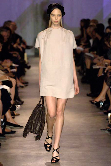 desfiles-prada-milaoverao2007rtw-112