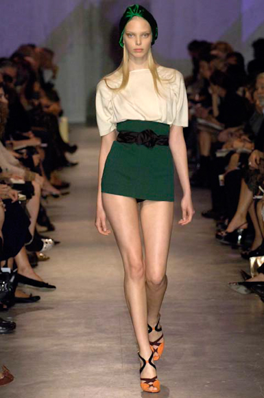 desfiles-prada-milaoverao2007rtw-128