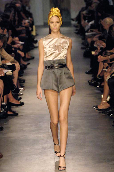 desfiles-prada-milaoverao2007rtw-144