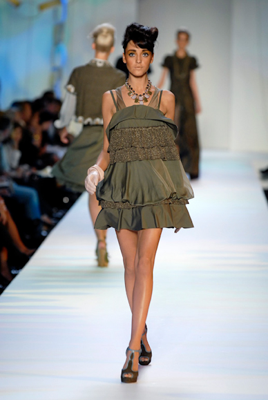 desfiles-moschino-milaoverao2007rtw-104