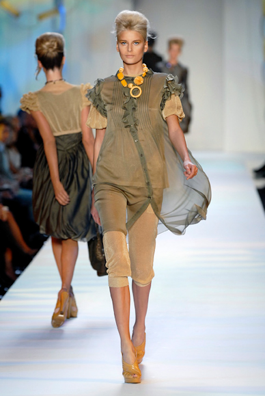 desfiles-moschino-milaoverao2007rtw-107
