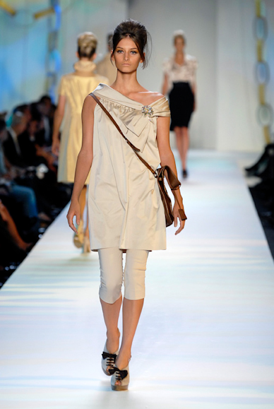 desfiles-moschino-milaoverao2007rtw-113