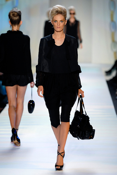 desfiles-moschino-milaoverao2007rtw-136