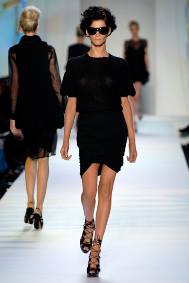 desfiles-moschino-milaoverao2007rtw-138