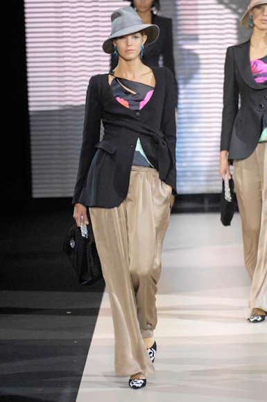 desfiles-garmani-milaoverao2007rtw-105