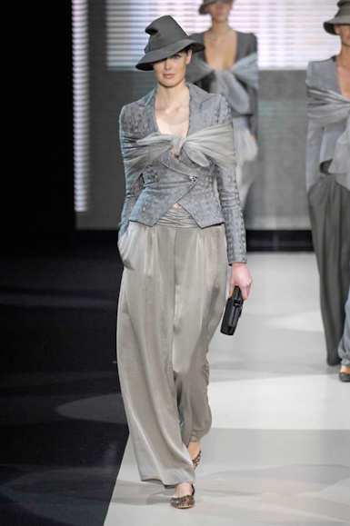 desfiles-garmani-milaoverao2007rtw-114