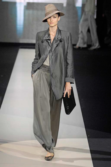 desfiles-garmani-milaoverao2007rtw-119