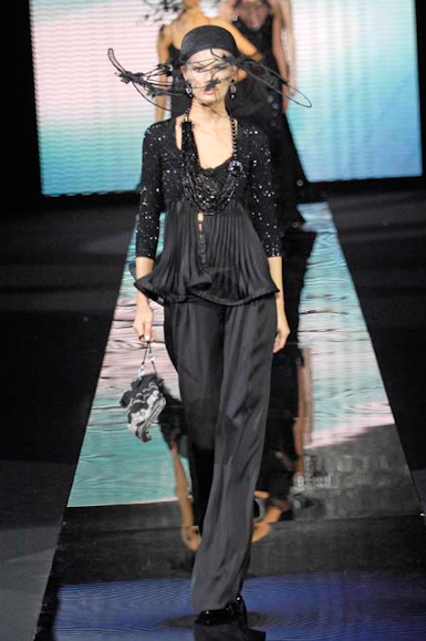 desfiles-garmani-milaoverao2007rtw-143