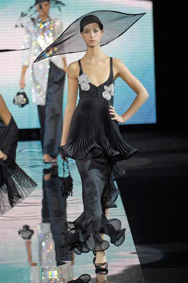 desfiles-garmani-milaoverao2007rtw-152