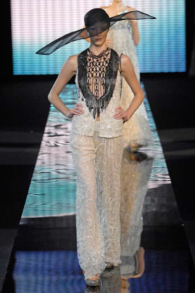 desfiles-garmani-milaoverao2007rtw-163