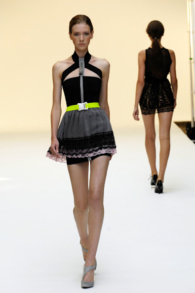 desfiles-christopherkane-londresverao2007rtw-116