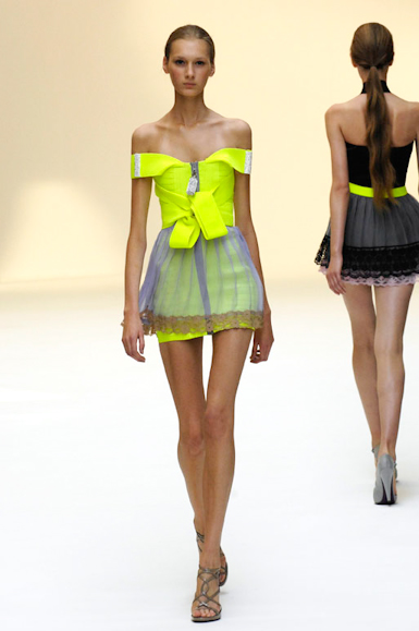 desfiles-christopherkane-londresverao2007rtw-117