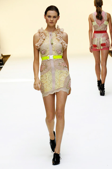 desfiles-christopherkane-londresverao2007rtw-125