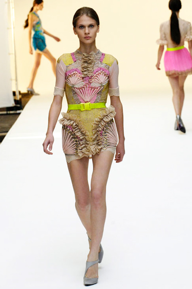 desfiles-christopherkane-londresverao2007rtw-130