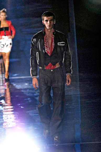 desfiles-emporioarmani-londresverao2007rtw-114