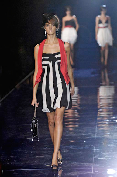desfiles-emporioarmani-londresverao2007rtw-117