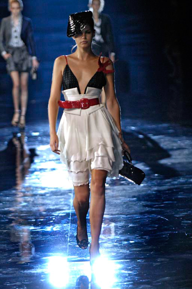 desfiles-emporioarmani-londresverao2007rtw-119