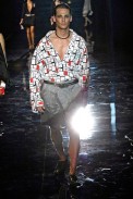 desfiles-emporioarmani-londresverao2007rtw-130