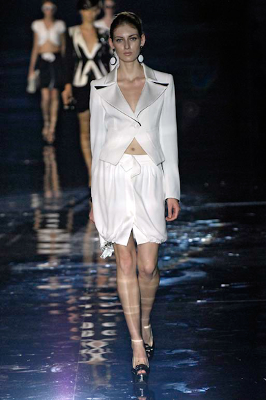 desfiles-emporioarmani-londresverao2007rtw-133