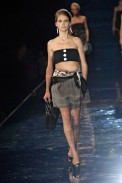 desfiles-emporioarmani-londresverao2007rtw-140