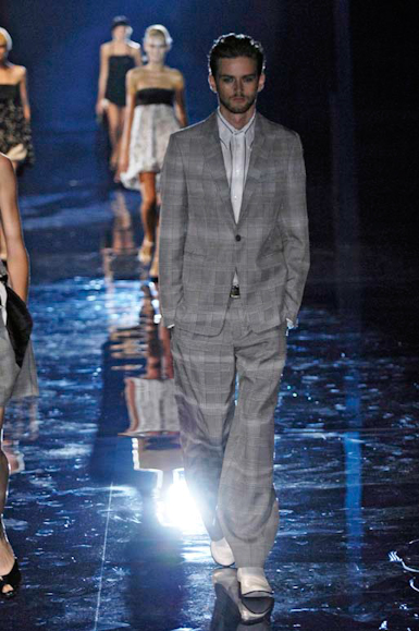 desfiles-emporioarmani-londresverao2007rtw-141