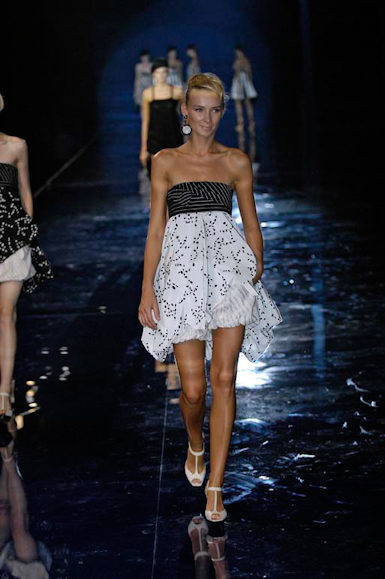 desfiles-emporioarmani-londresverao2007rtw-143