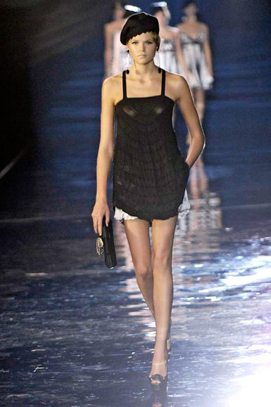 desfiles-emporioarmani-londresverao2007rtw-144