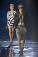 desfiles-emporioarmani-londresverao2007rtw-152