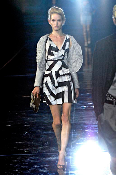 desfiles-emporioarmani-londresverao2007rtw-154
