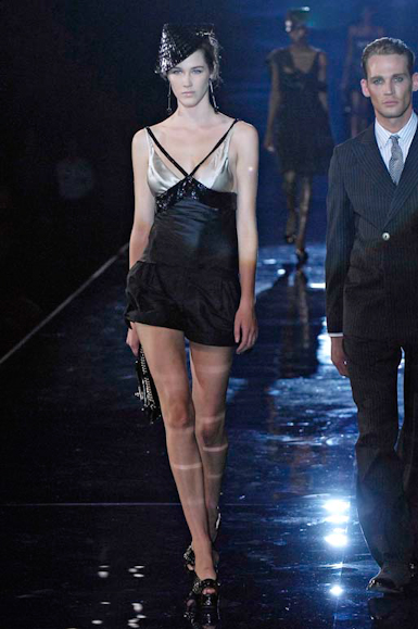 desfiles-emporioarmani-londresverao2007rtw-167