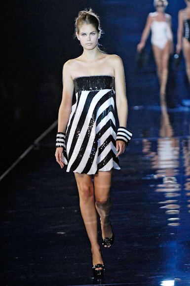 desfiles-emporioarmani-londresverao2007rtw-184