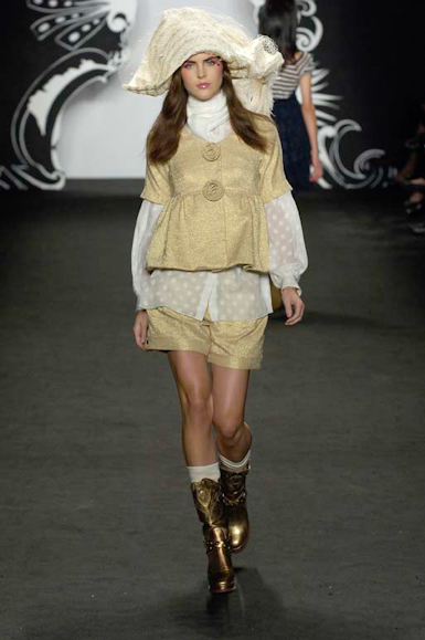 desfiles-annasui-novayorkverao2007rtw-116