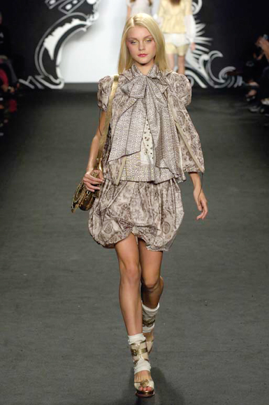desfiles-annasui-novayorkverao2007rtw-117
