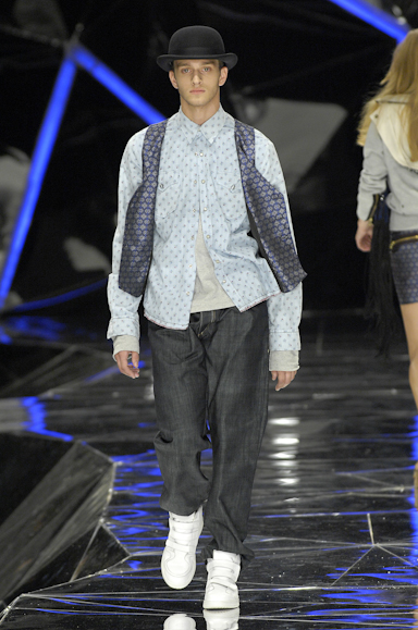 desfiles-colcci-rioinverno2007rtw-105