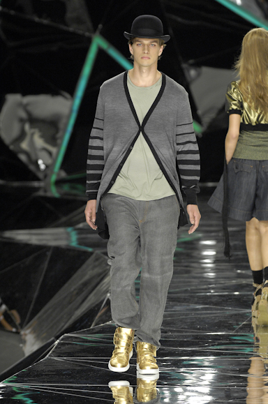 desfiles-colcci-rioinverno2007rtw-113
