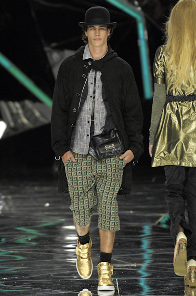 desfiles-colcci-rioinverno2007rtw-115