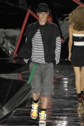 desfiles-colcci-rioinverno2007rtw-125