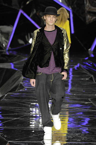 desfiles-colcci-rioinverno2007rtw-135