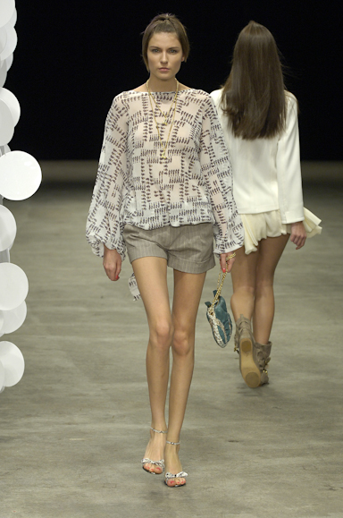 desfiles-julianajabour-rioinverno2007rtw-104