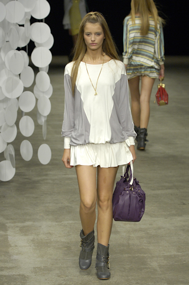 desfiles-julianajabour-rioinverno2007rtw-119