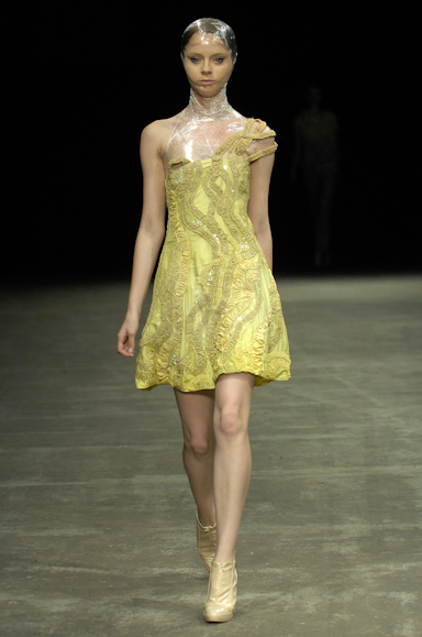 desfiles-melkzda-rioinverno2007rtw-107