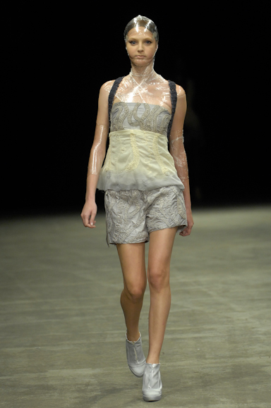 desfiles-melkzda-rioinverno2007rtw-111