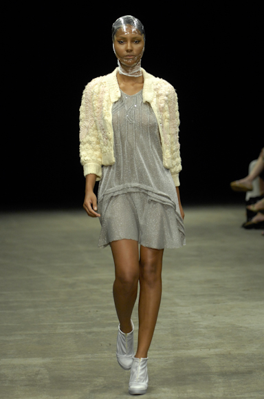 desfiles-melkzda-rioinverno2007rtw-120