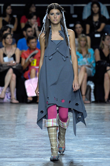 desfiles-erikaikezili-saopauloinverno2007rtw-109