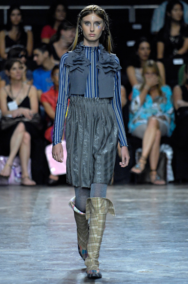 desfiles-erikaikezili-saopauloinverno2007rtw-116