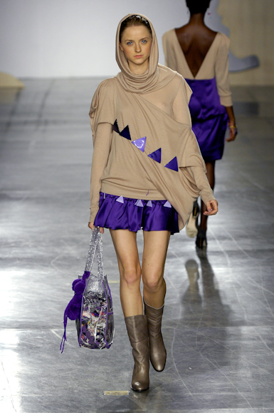 desfiles-fabiabercsek-saopauloinverno2007rtw-102