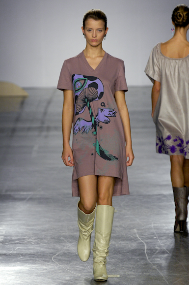 desfiles-fabiabercsek-saopauloinverno2007rtw-105