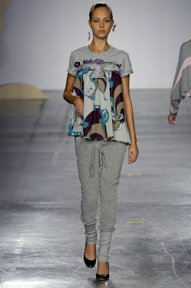 desfiles-fabiabercsek-saopauloinverno2007rtw-107