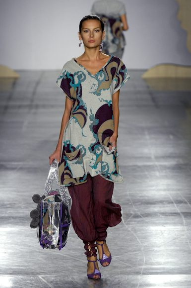 desfiles-fabiabercsek-saopauloinverno2007rtw-108