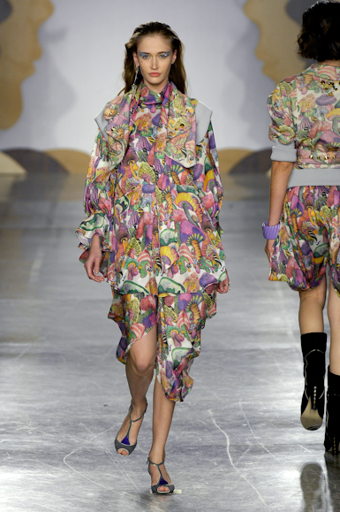 desfiles-fabiabercsek-saopauloinverno2007rtw-127